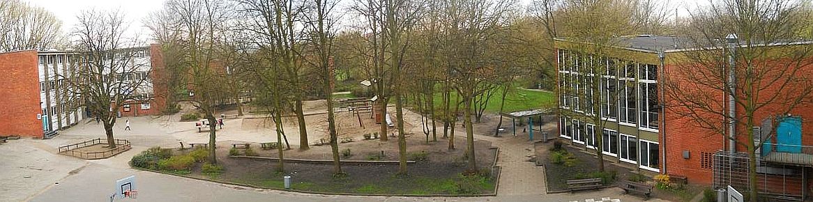 Schulhof von Altbau04Ausschn
